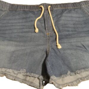 No Boundaries Junior's Plus Medium Wash Frayed Stretch Waist Shorts - 21 XXXL